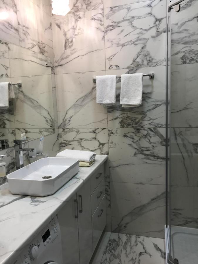 Люкс Апартаменты На Назарбаева Uralsk Eksteriør bilde